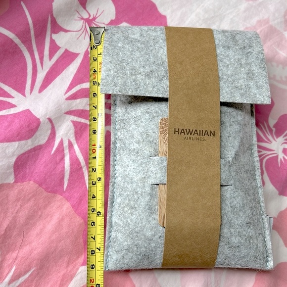 🖤NEW💕Hawaiian Airlines Kealopiko First Class Amenity Kit - Picture 6 of 8